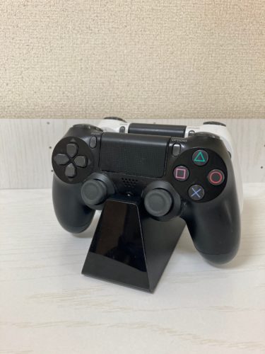 「PS４　コントローラー充電器のススメ」